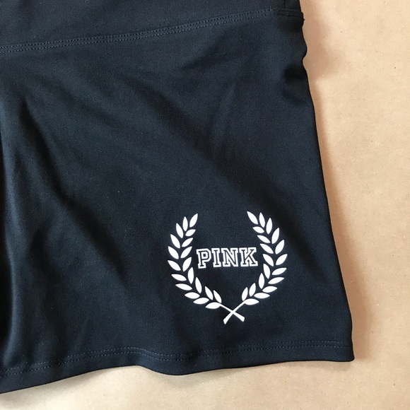 VS PINK Ultimate Shortie, Classic Logo - Picture 2 of 5